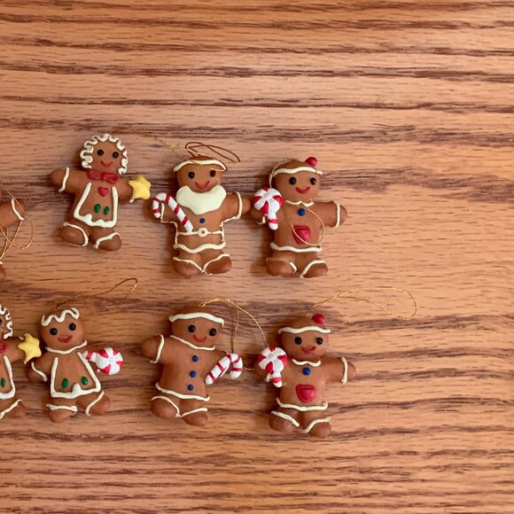 ONE DOZEN MINIATURE GINGERBREAD MEN AND WOMEN, CHRISTMAS DECORATIONS, LIKE NEW - Picture 3 of 3